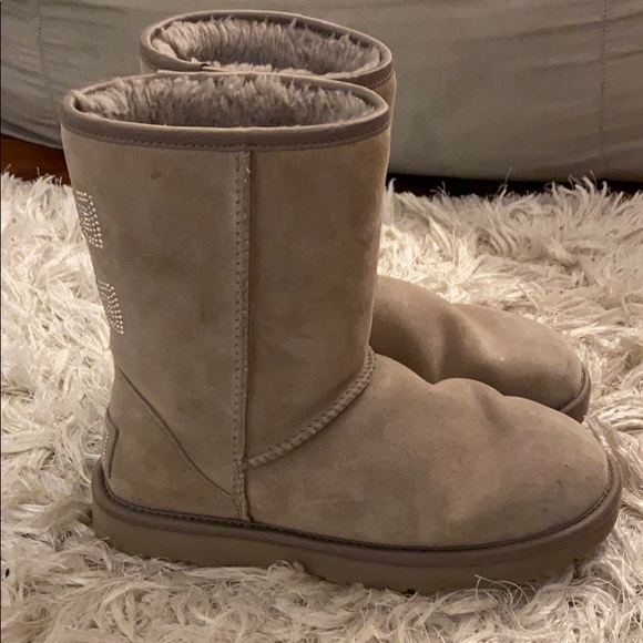 Sparkle Bow Ugg Boots - Picture 3 of 4